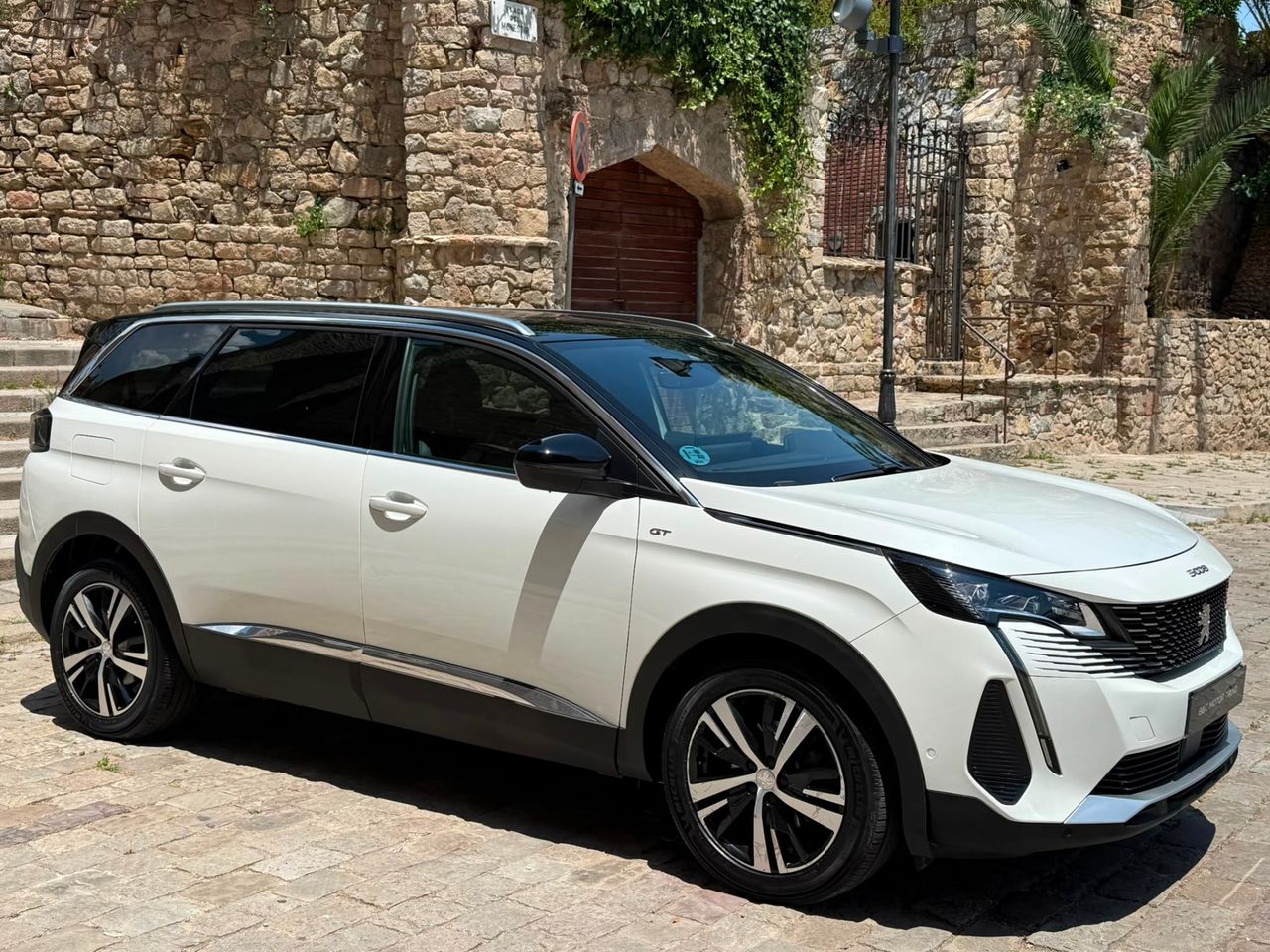Peugeot 5008 GT Pack BlueHDi 130 S&S EAT8 2022 de segunda mano en Barcelona
