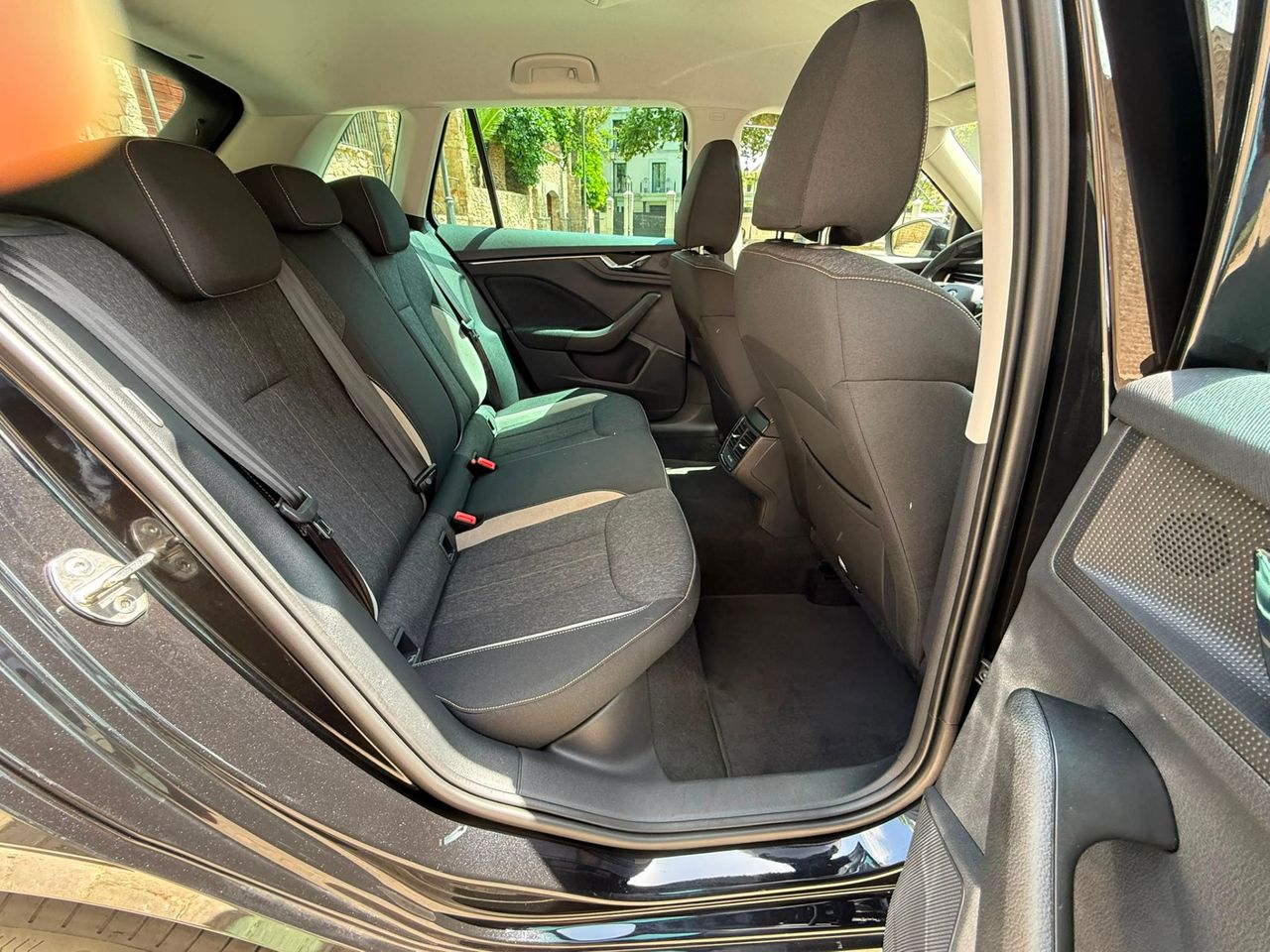 Skoda Kamiq 1.5 TSI 110 kW 2023 de segunda mano en Barcelona