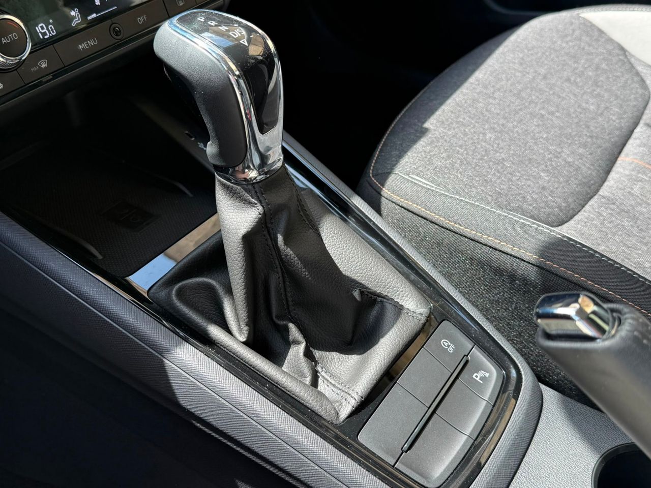 Skoda Kamiq 1.5 TSI 110 kW 2023 de segunda mano en Barcelona