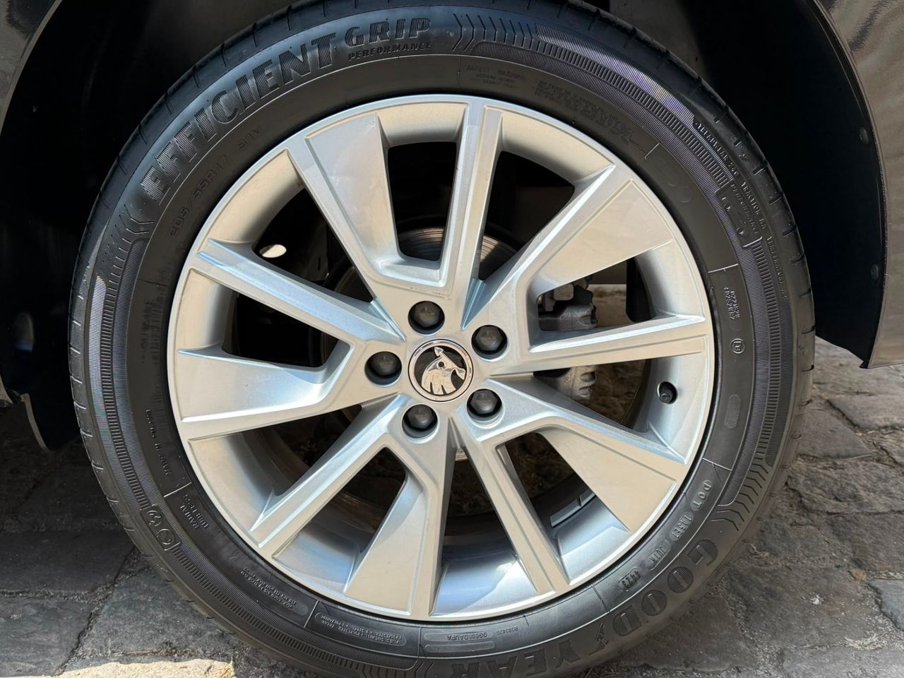 Skoda Kamiq 1.5 TSI 110 kW 2023 de segunda mano en Barcelona