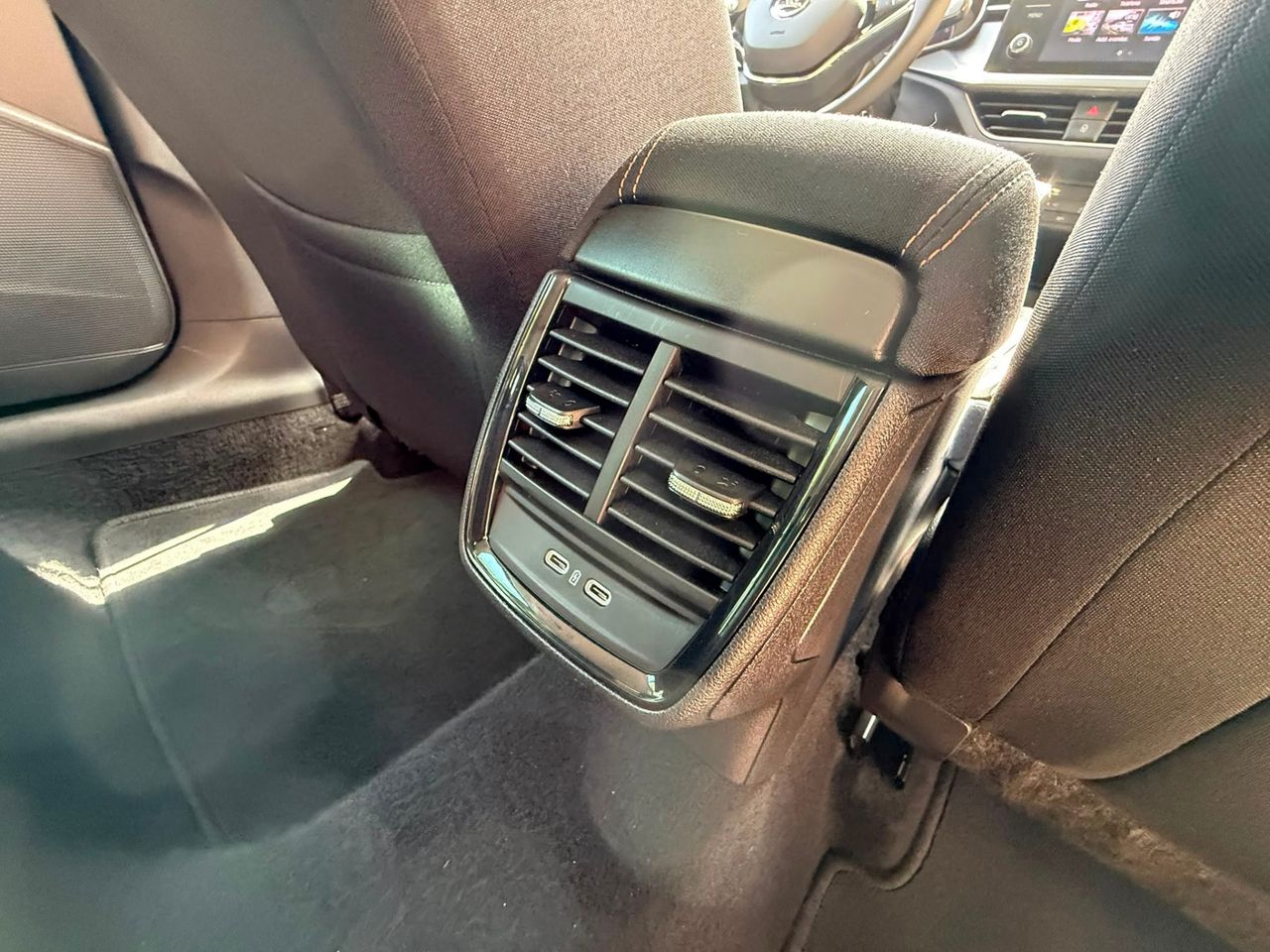 Skoda Kamiq 1.5 TSI 110 kW 2023 de segunda mano en Barcelona