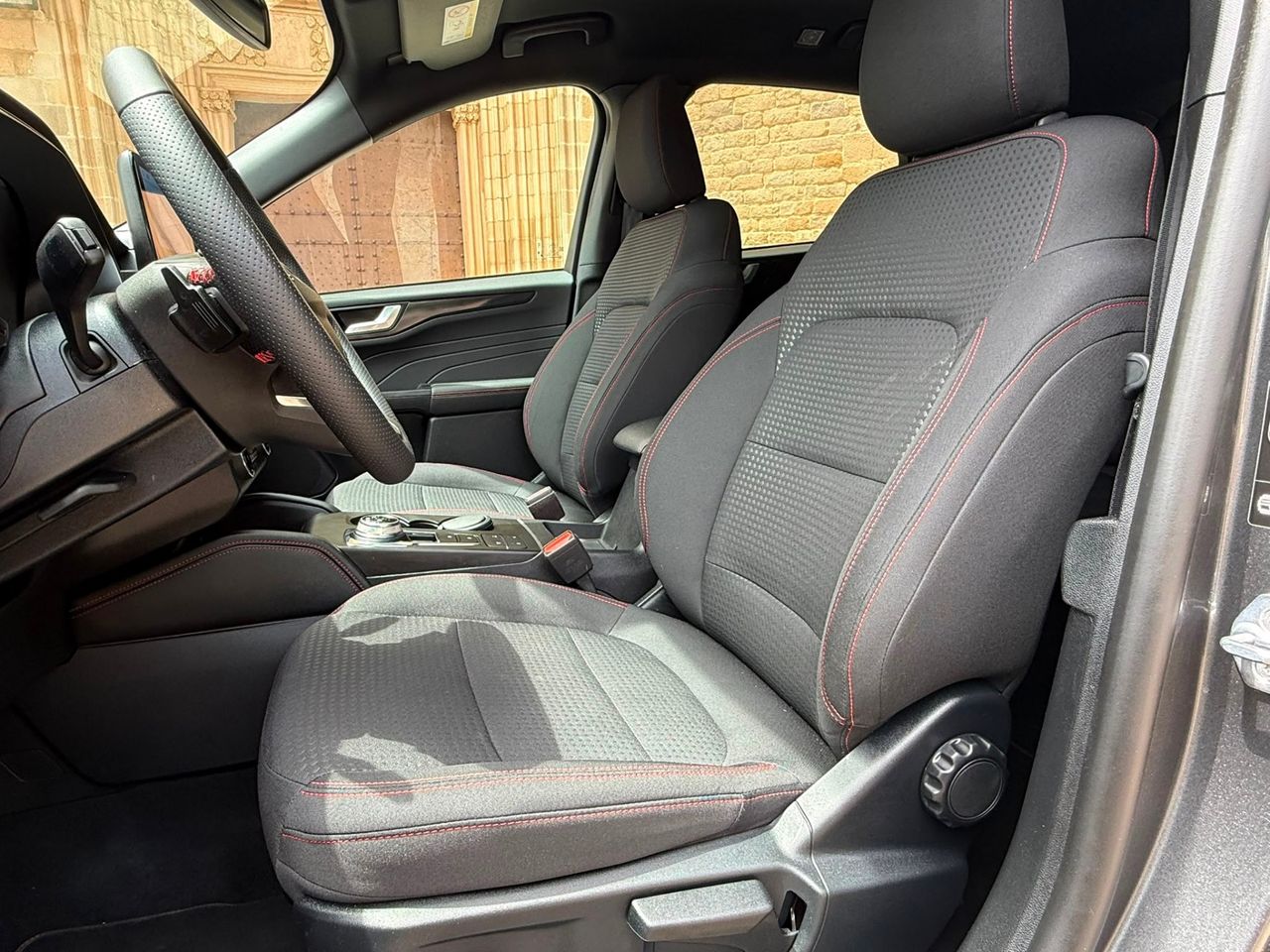 Ford Kuga ST-Line 2.0 EcoBlue 88 kW 2023 de segunda mano en Barcelona