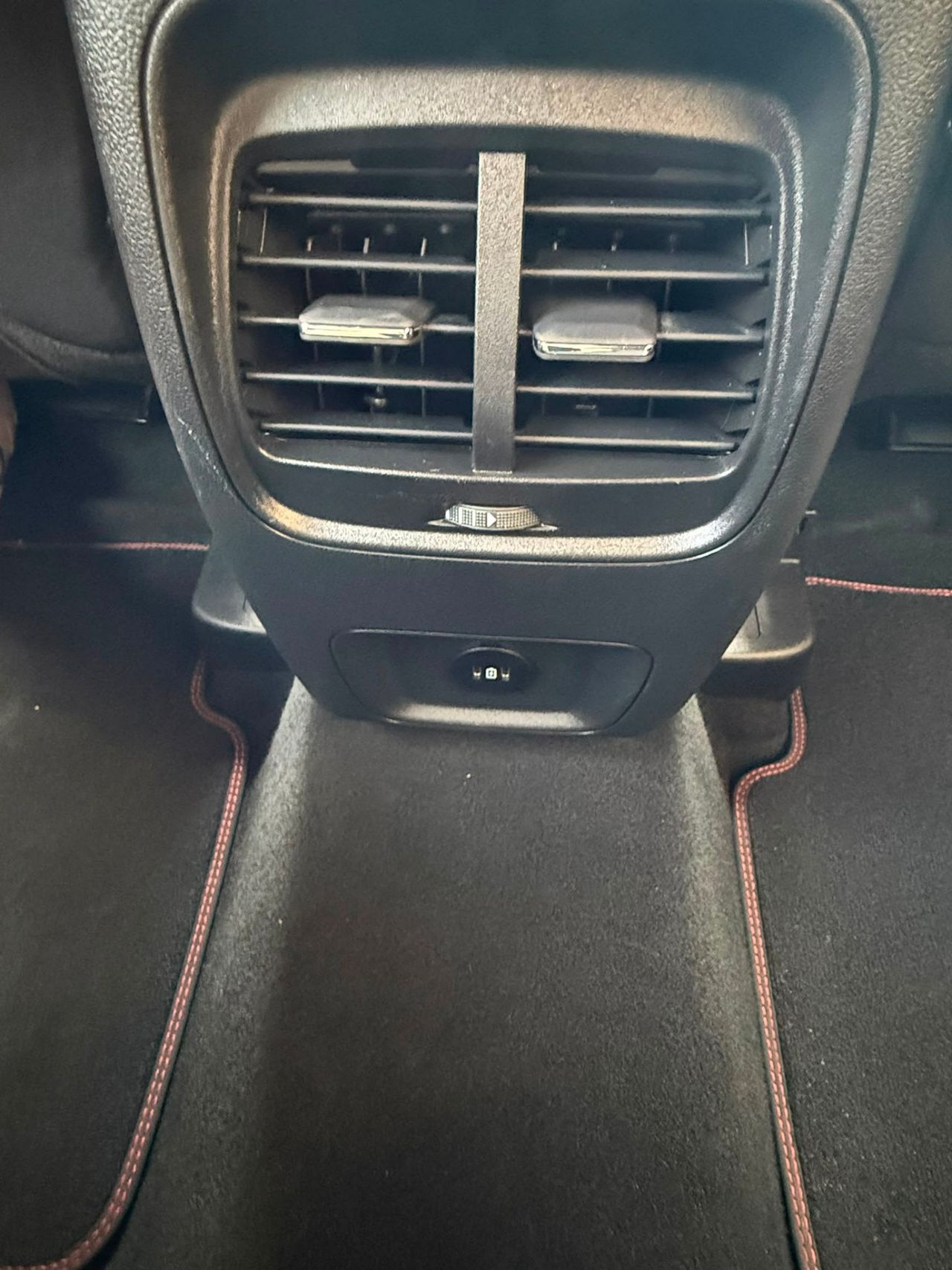 Ford Kuga ST-Line 2.0 EcoBlue 88 kW 2023 de segunda mano en Barcelona