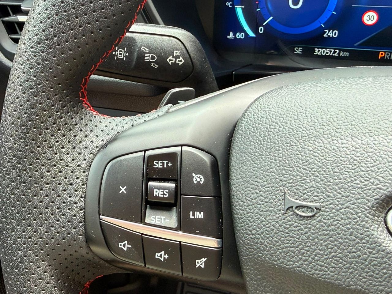 Ford Kuga ST-Line 2.0 EcoBlue 88 kW 2023 de segunda mano en Barcelona