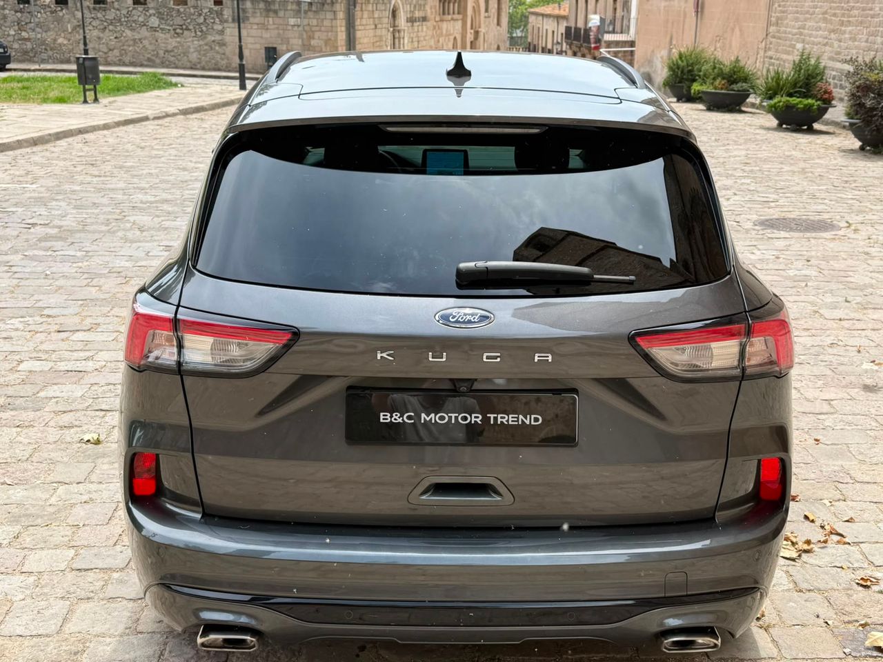 Ford Kuga ST-Line 2.0 EcoBlue 88 kW 2023 de segunda mano en Barcelona