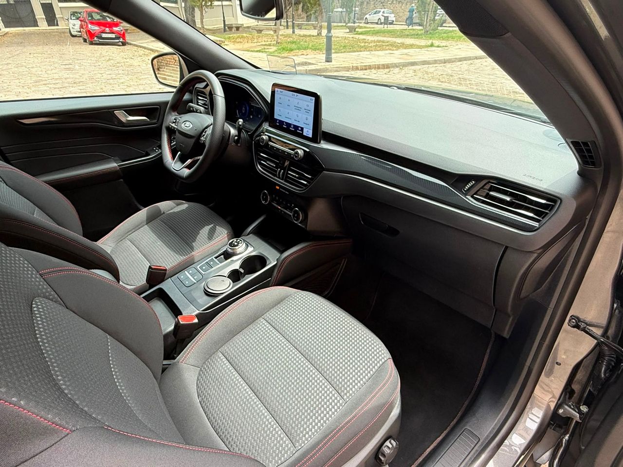 Ford Kuga ST-Line 2.0 EcoBlue 88 kW 2023 de segunda mano en Barcelona