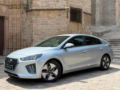 Hyundai IONIQ  Híbrido 1.6 GDI 104 kW  2022 - de segunda mano en Barcelona