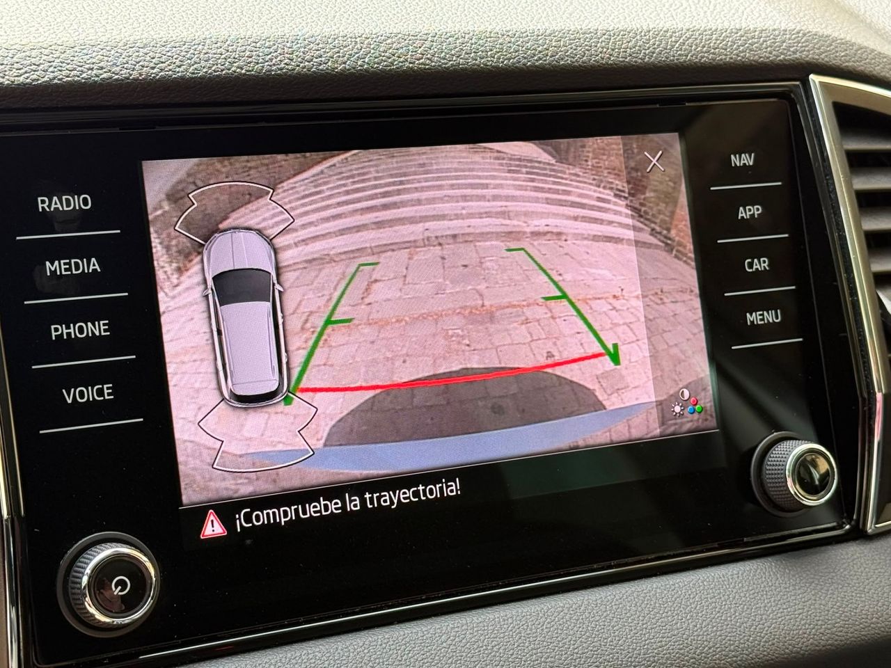 Skoda Karoq Ambition 2.0 TDI 110 kW 2022 de segunda mano en Barcelona