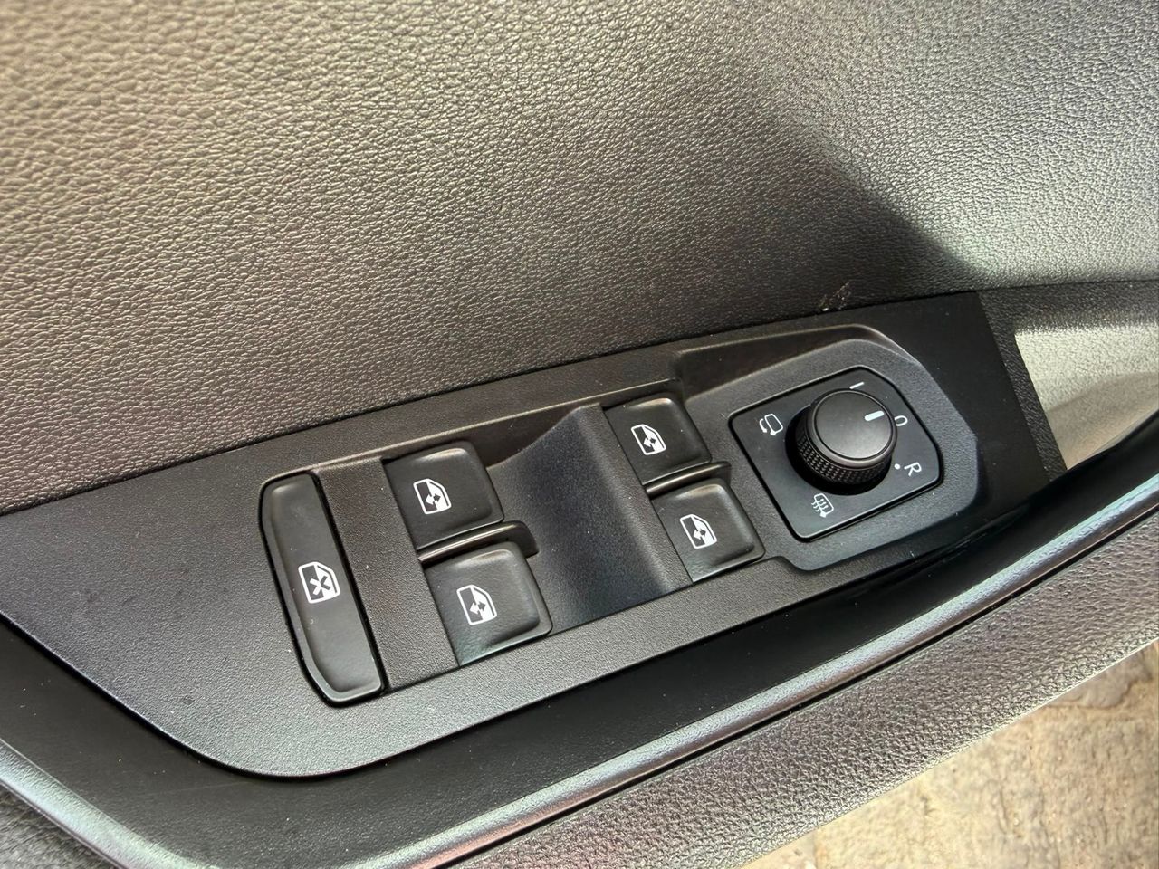 Skoda Karoq Ambition 2.0 TDI 110 kW 2022 de segunda mano en Barcelona