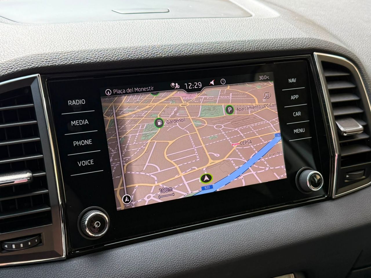Skoda Karoq Ambition 2.0 TDI 110 kW 2022 de segunda mano en Barcelona
