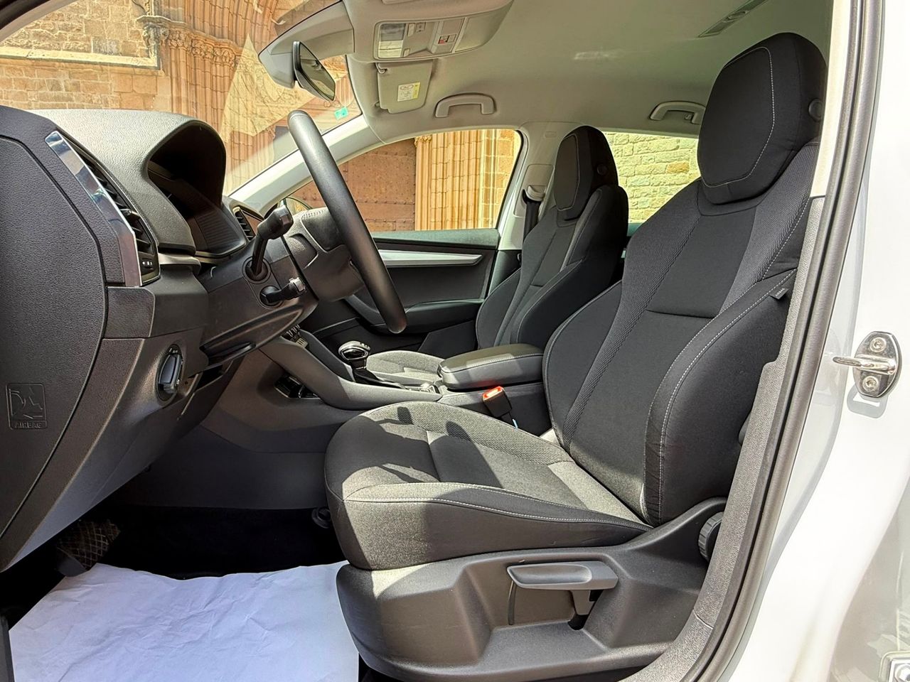 Skoda Karoq Ambition 2.0 TDI 110 kW 2022 de segunda mano en Barcelona