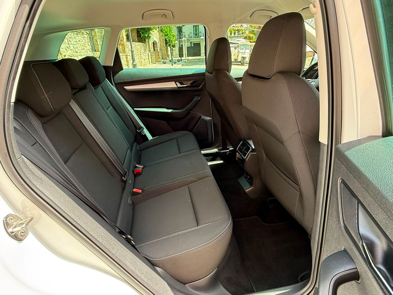 Skoda Karoq Ambition 2.0 TDI 110 kW 2022 de segunda mano en Barcelona