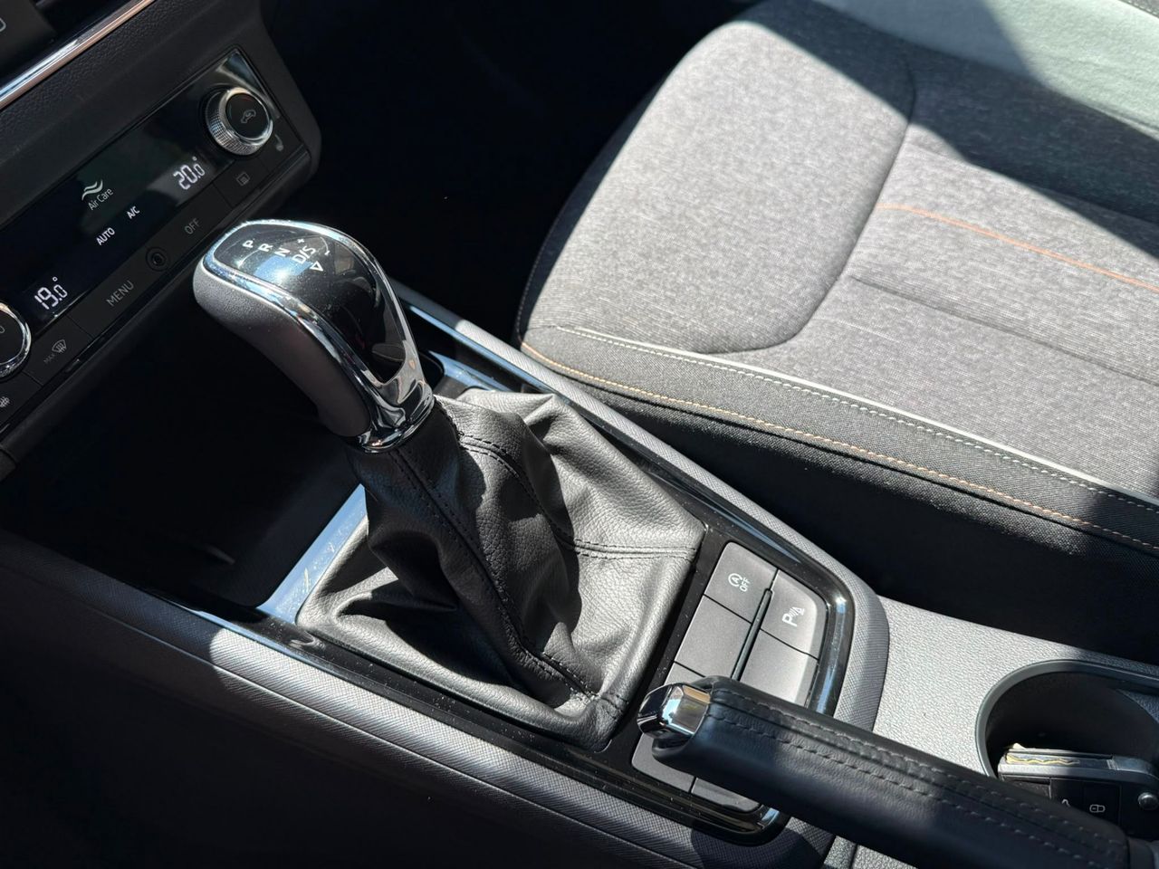 Skoda Kamiq 1.5 TSI 110 kW 2023 de segunda mano en Barcelona