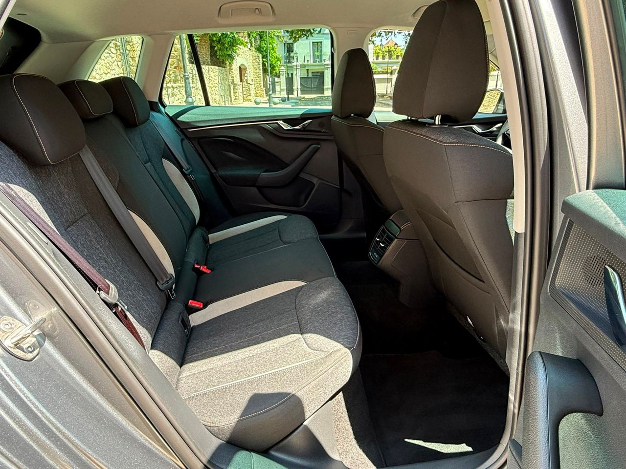 Skoda Kamiq 1.5 TSI 110 kW 2023 de segunda mano en Barcelona