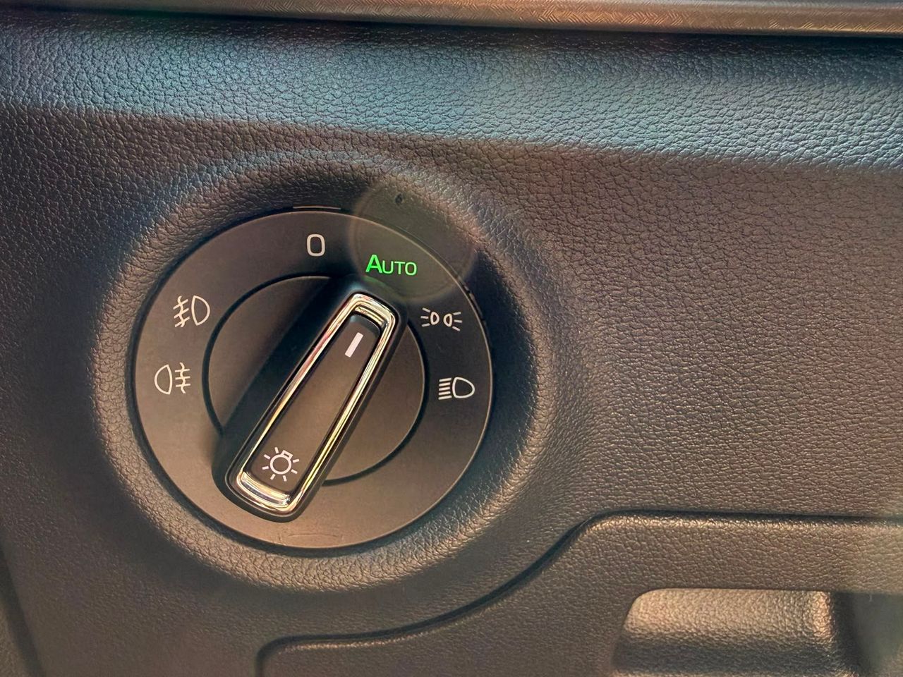 Skoda Kamiq 1.5 TSI 110 kW 2023 de segunda mano en Barcelona