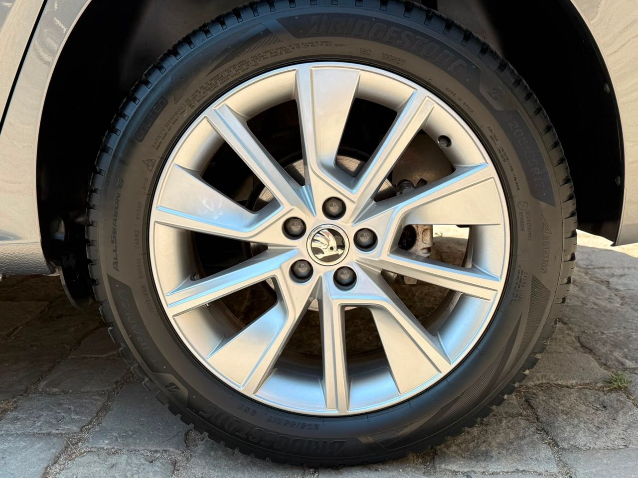 Skoda Kamiq 1.5 TSI 110 kW 2023 de segunda mano en Barcelona