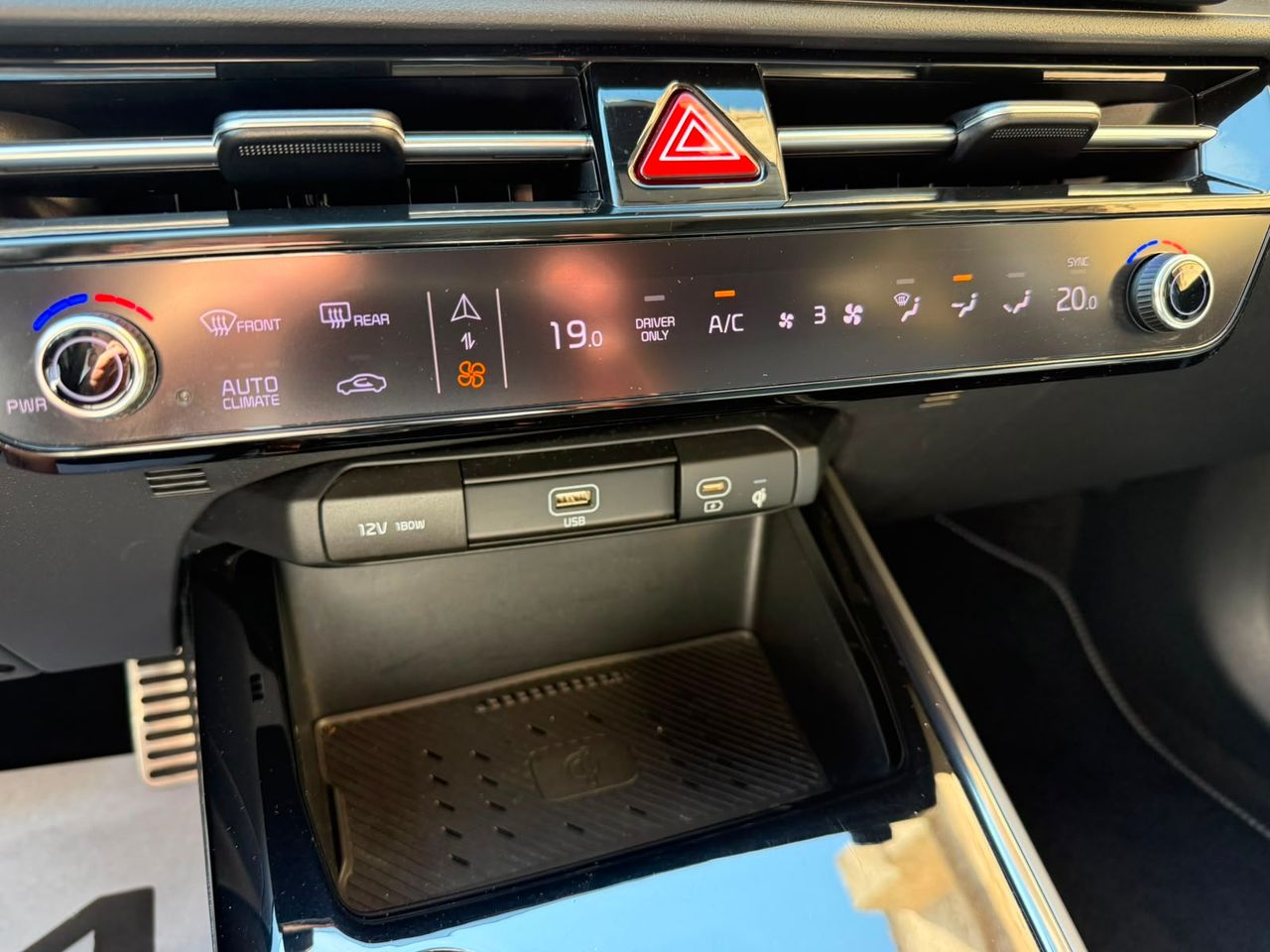Kia Niro 1.6 GDi HEV 141 CV Emotion 2023 de segunda mano en Barcelona