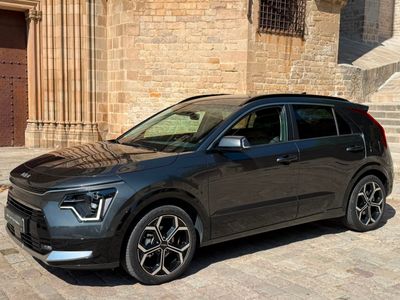 Kia Niro  1.6 GDi HEV 141 CV Emotion  2023 - de segunda mano en Barcelona