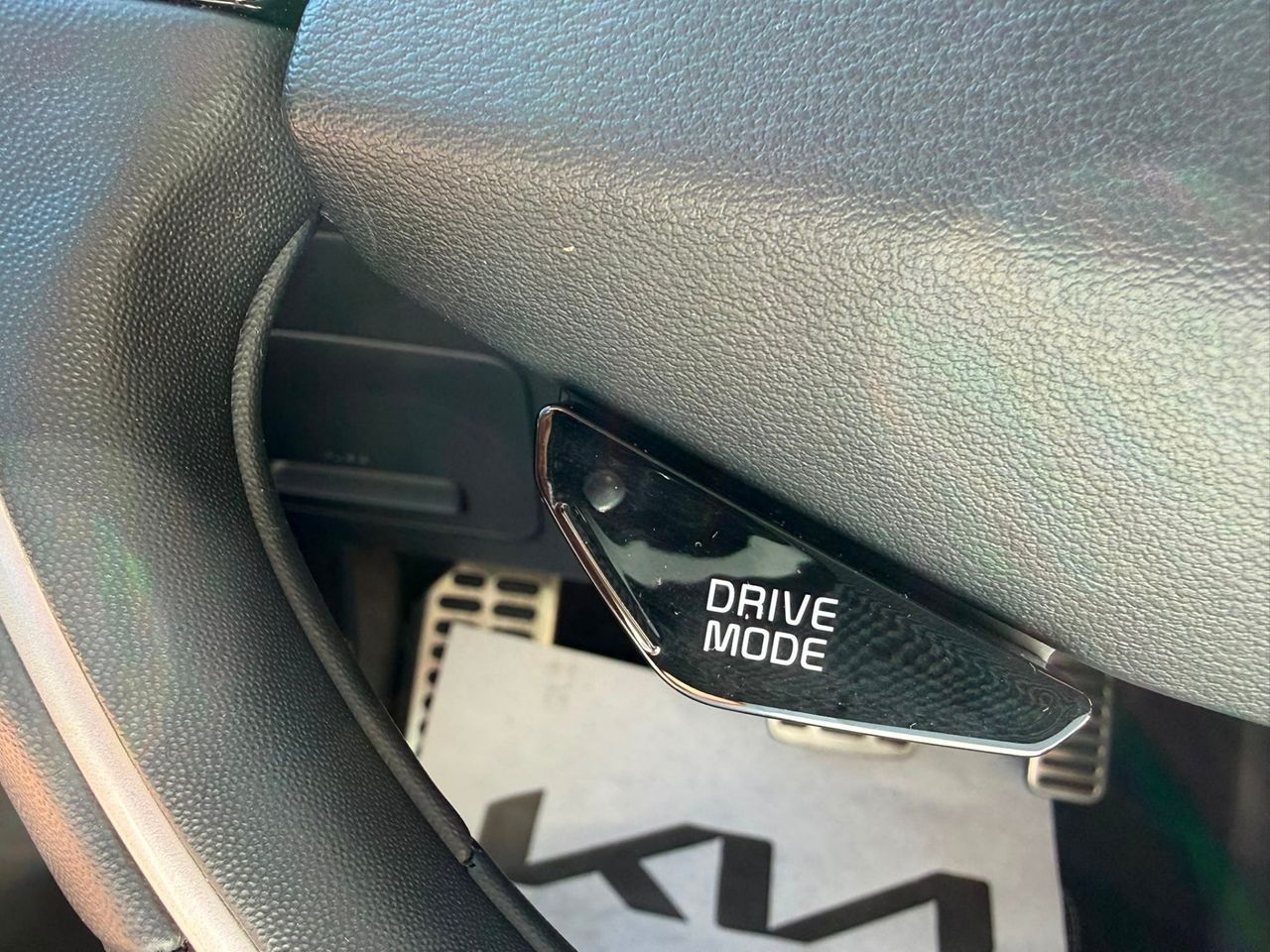 Kia Niro 1.6 GDi HEV 141 CV Emotion 2023 de segunda mano en Barcelona