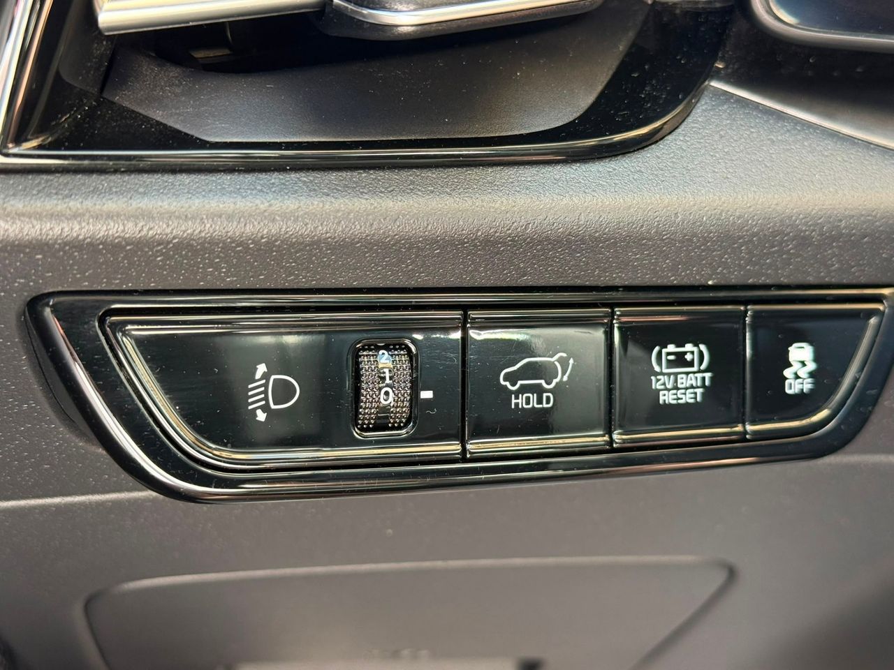 Kia Niro 1.6 GDi HEV 141 CV Emotion 2023 de segunda mano en Barcelona
