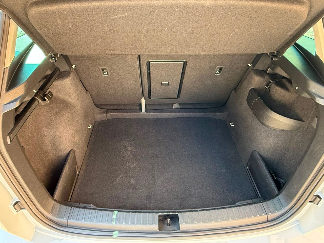 Skoda Karoq Ambition 2.0 TDI 110 kW 2022 de segunda mano en Barcelona