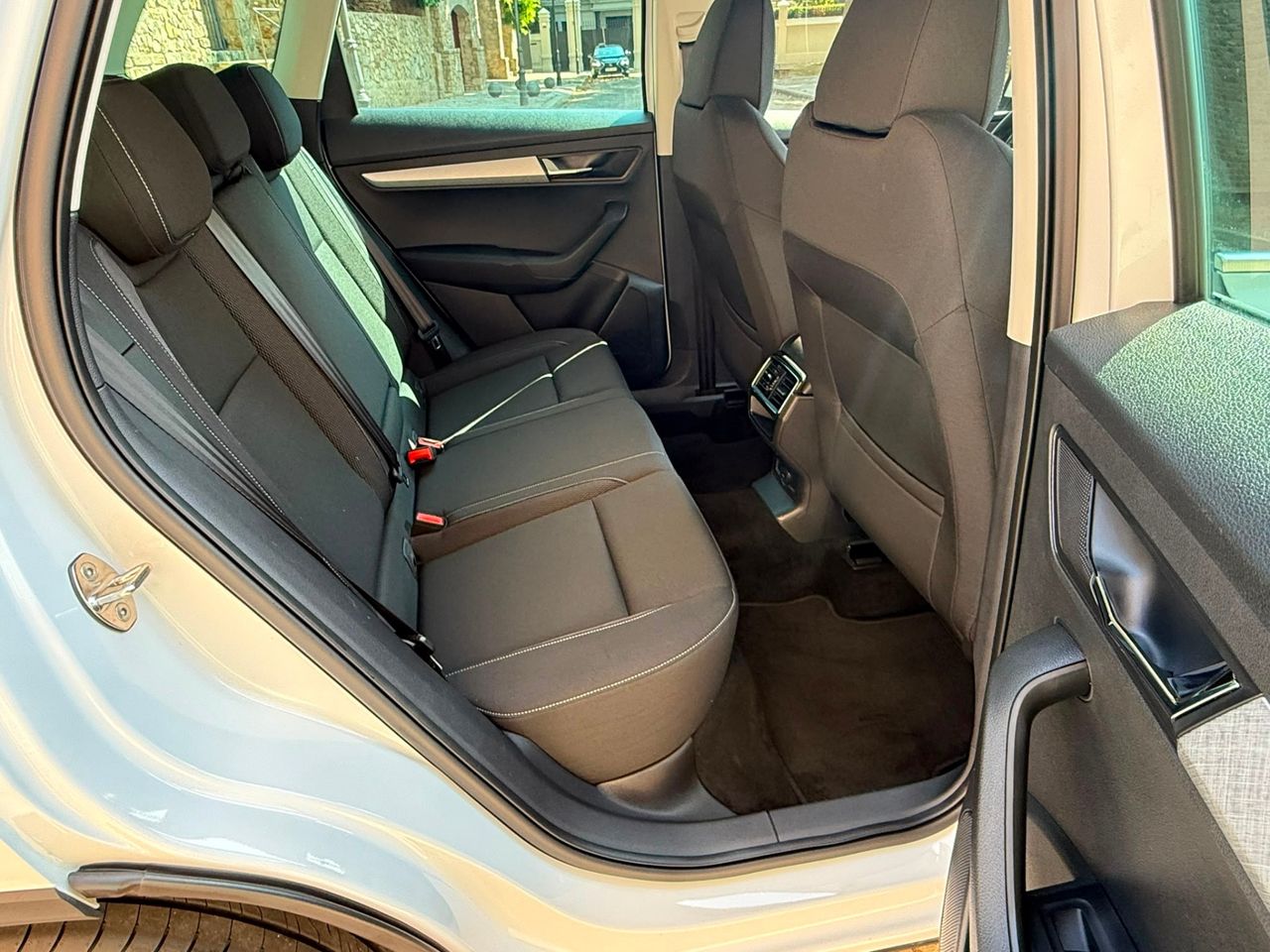 Skoda Karoq Ambition 2.0 TDI 110 kW 2022 de segunda mano en Barcelona