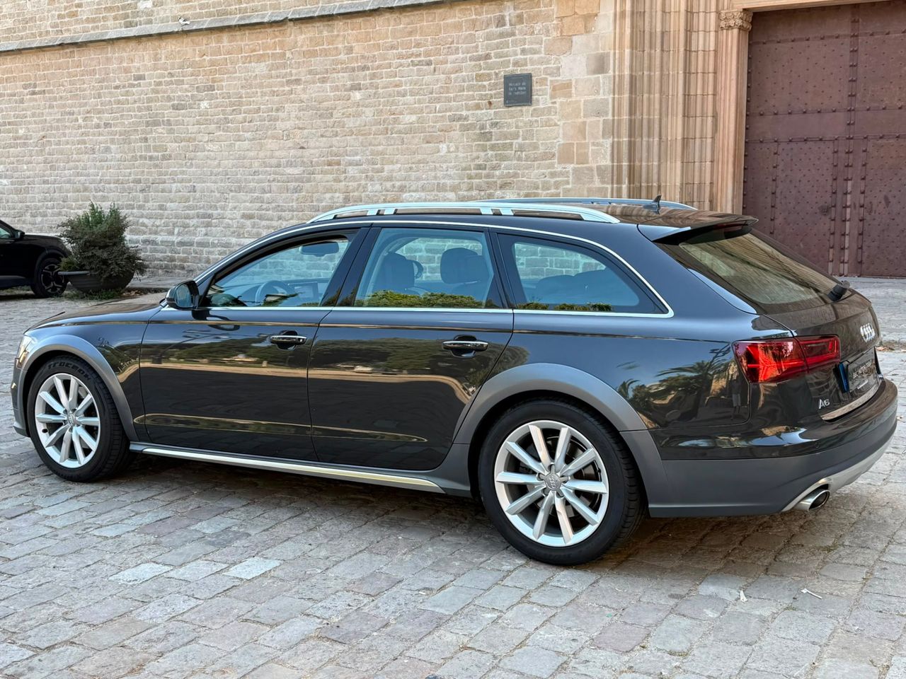 Audi A6 allroad 3.0 TDI 272 CV quattro S tronic 7 vel. Advanced Edition 2017 de segunda mano en Barcelona