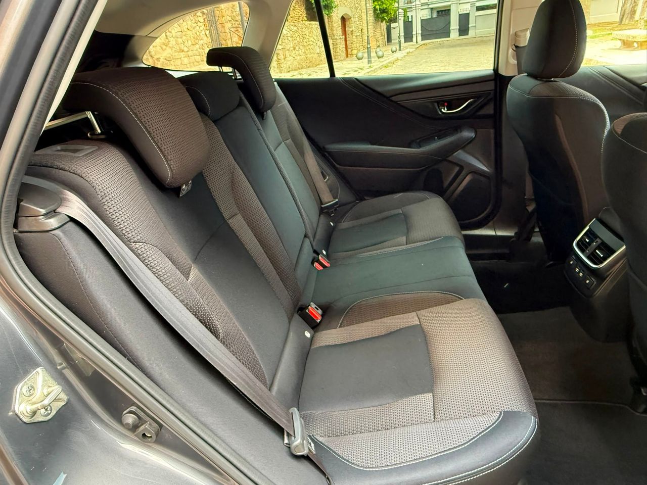 Subaru Outback 2.5i Trek 2021 de segunda mano en Barcelona