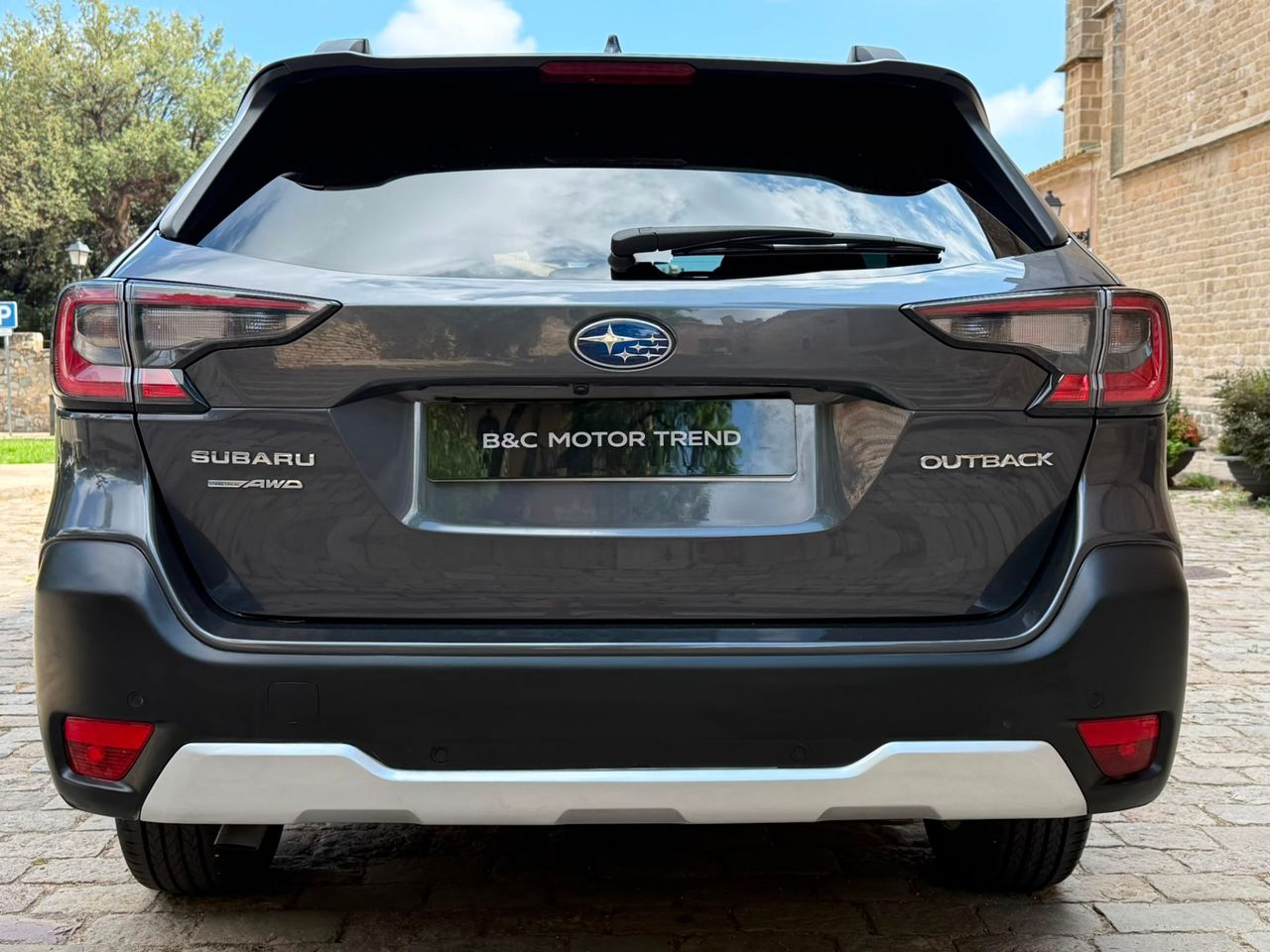 Subaru Outback 2.5i Trek 2021 de segunda mano en Barcelona