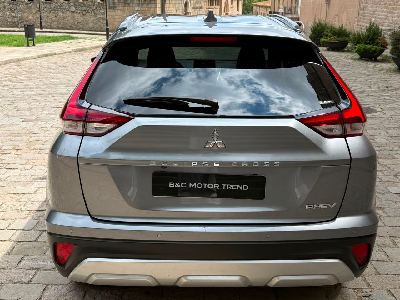 Mitsubishi Eclipse Cross PHEV Kaiteki 4WD 2024 de segunda mano en Barcelona