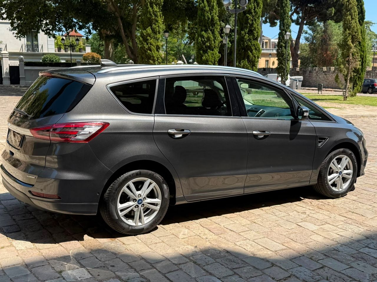 Ford S Max Titanium 2.5 FHEV 140 kW 2022 de segunda mano en Barcelona