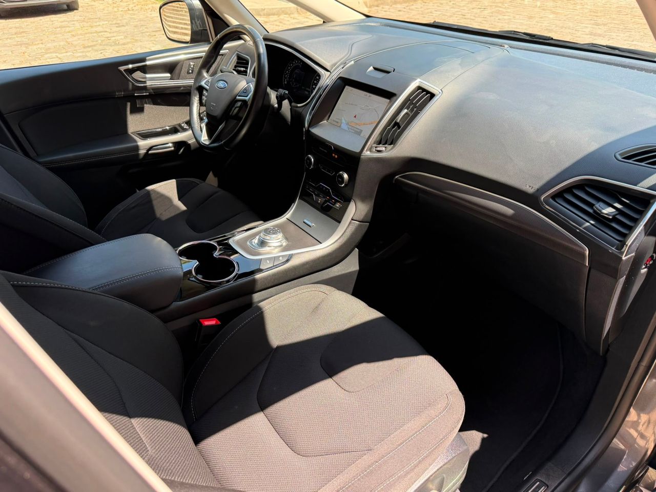 Ford S Max Titanium 2.5 FHEV 140 kW 2022 de segunda mano en Barcelona