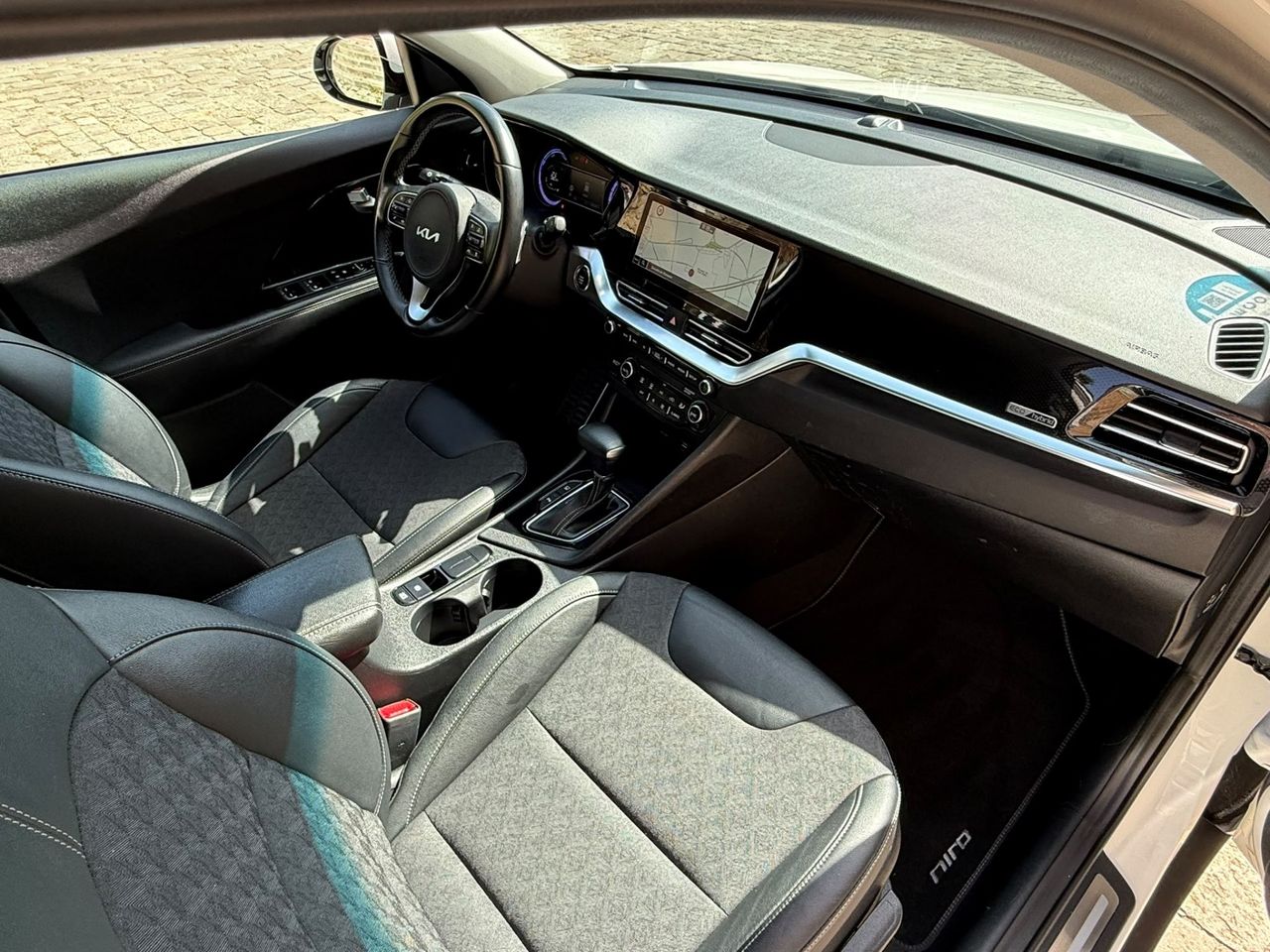 Kia Niro 1.6 GDi HEV 141 CV Emotion 2022 de segunda mano en Barcelona