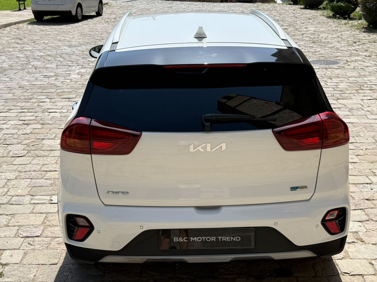 Kia Niro 1.6 GDi HEV 141 CV Emotion 2022 de segunda mano en Barcelona