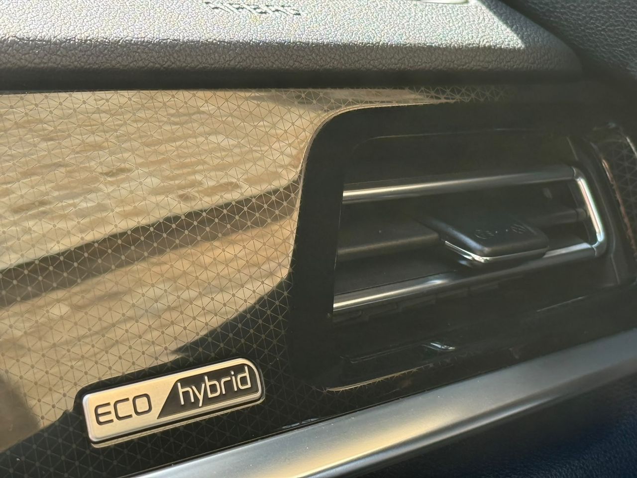 Kia Niro 1.6 GDi HEV 141 CV Emotion 2022 de segunda mano en Barcelona