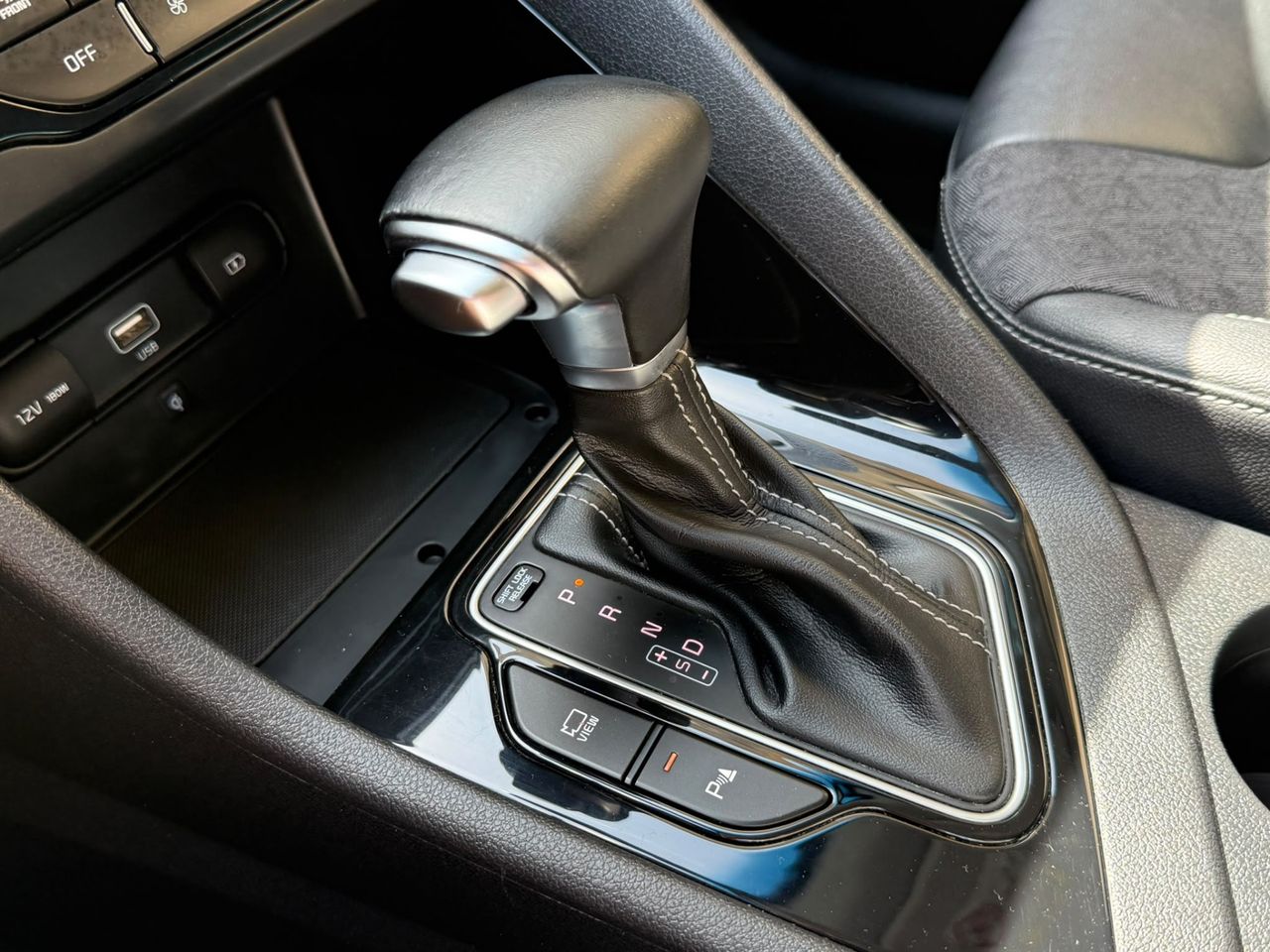 Kia Niro 1.6 GDi HEV 141 CV Emotion 2022 de segunda mano en Barcelona