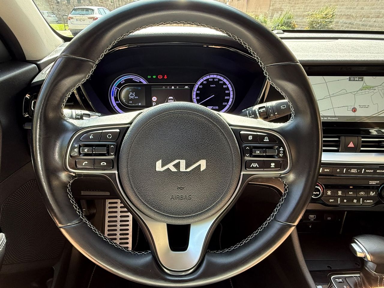 Kia Niro 1.6 GDi HEV 141 CV Emotion 2022 de segunda mano en Barcelona