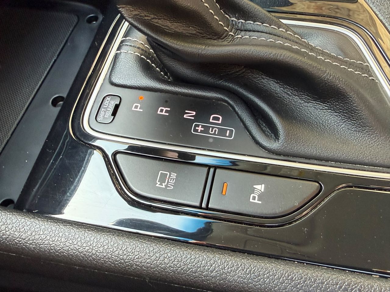 Kia Niro 1.6 GDi HEV 141 CV Emotion 2022 de segunda mano en Barcelona