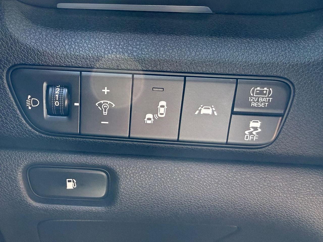 Kia Niro 1.6 GDi HEV 141 CV Emotion 2022 de segunda mano en Barcelona