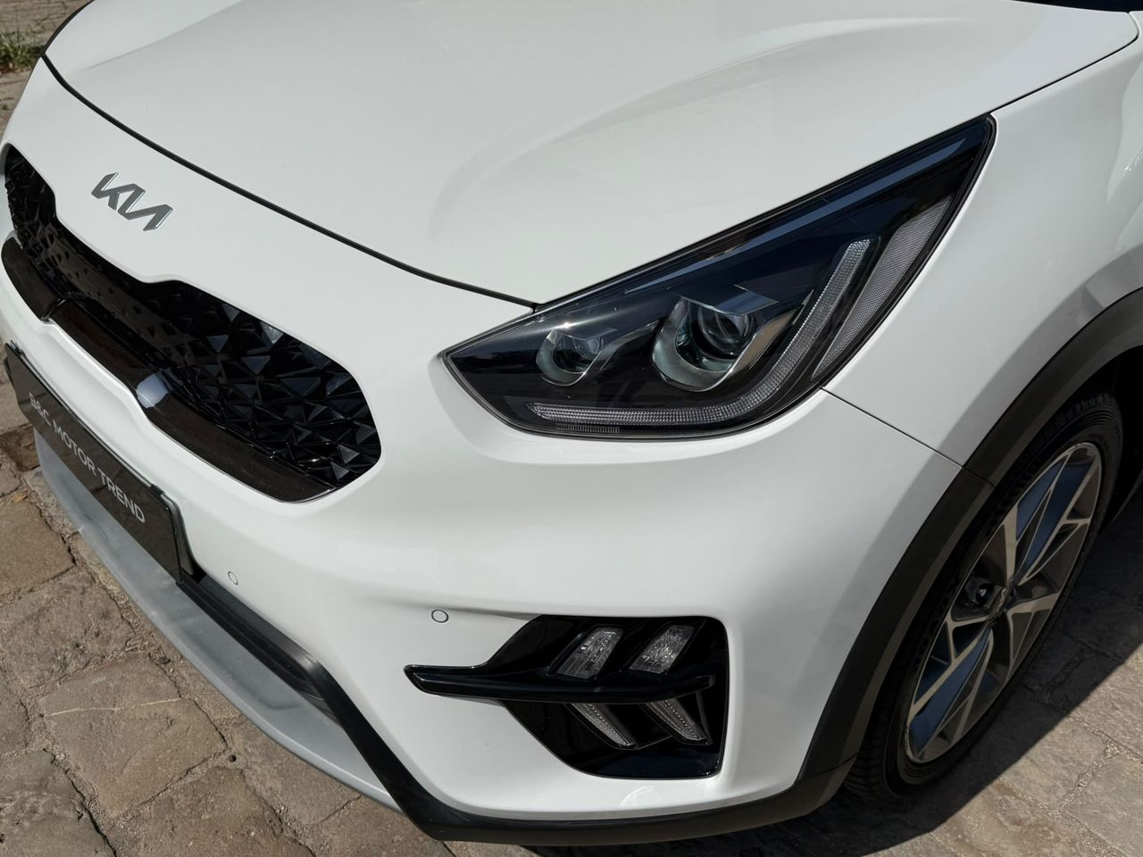 Kia Niro 1.6 GDi HEV 141 CV Emotion 2022 de segunda mano en Barcelona