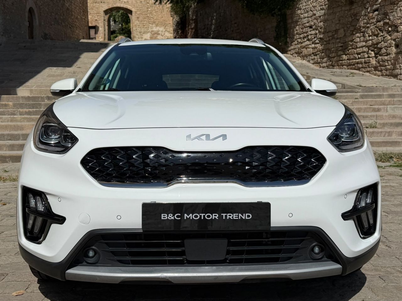 Kia Niro 1.6 GDi HEV 141 CV Emotion 2022 de segunda mano en Barcelona