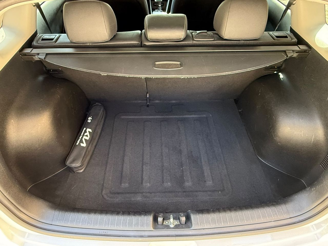 Kia Niro 1.6 GDi HEV 141 CV Emotion 2022 de segunda mano en Barcelona