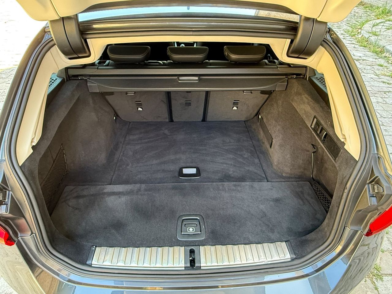 BMW Serie 3 320d Touring 2022 de segunda mano en Barcelona