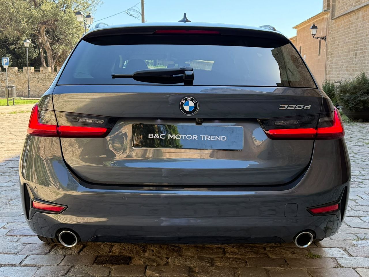 BMW Serie 3 320d Touring 2022 de segunda mano en Barcelona