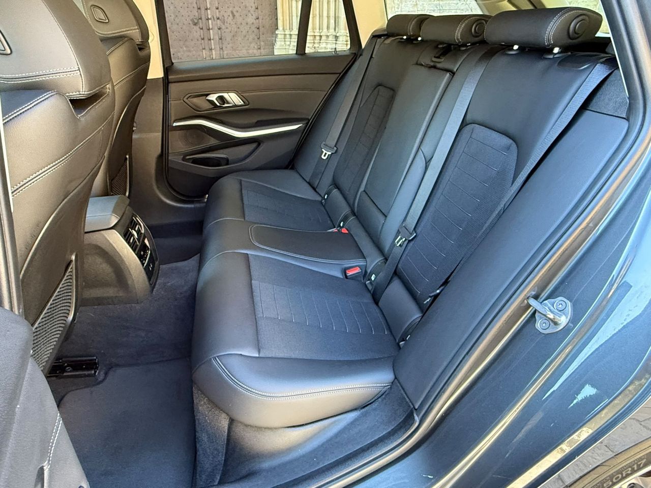 BMW Serie 3 320d Touring 2022 de segunda mano en Barcelona