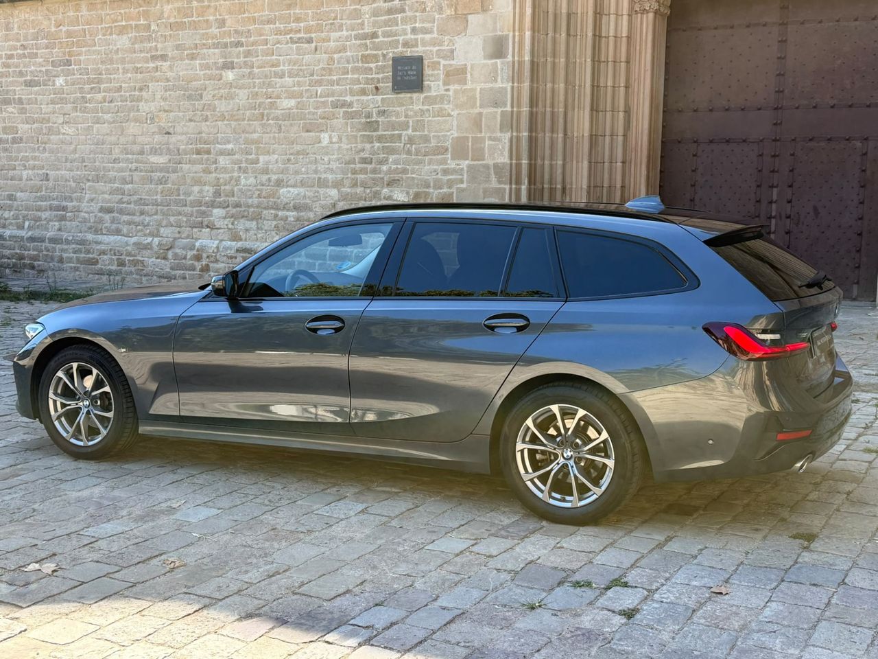 BMW Serie 3 320d Touring 2022 de segunda mano en Barcelona
