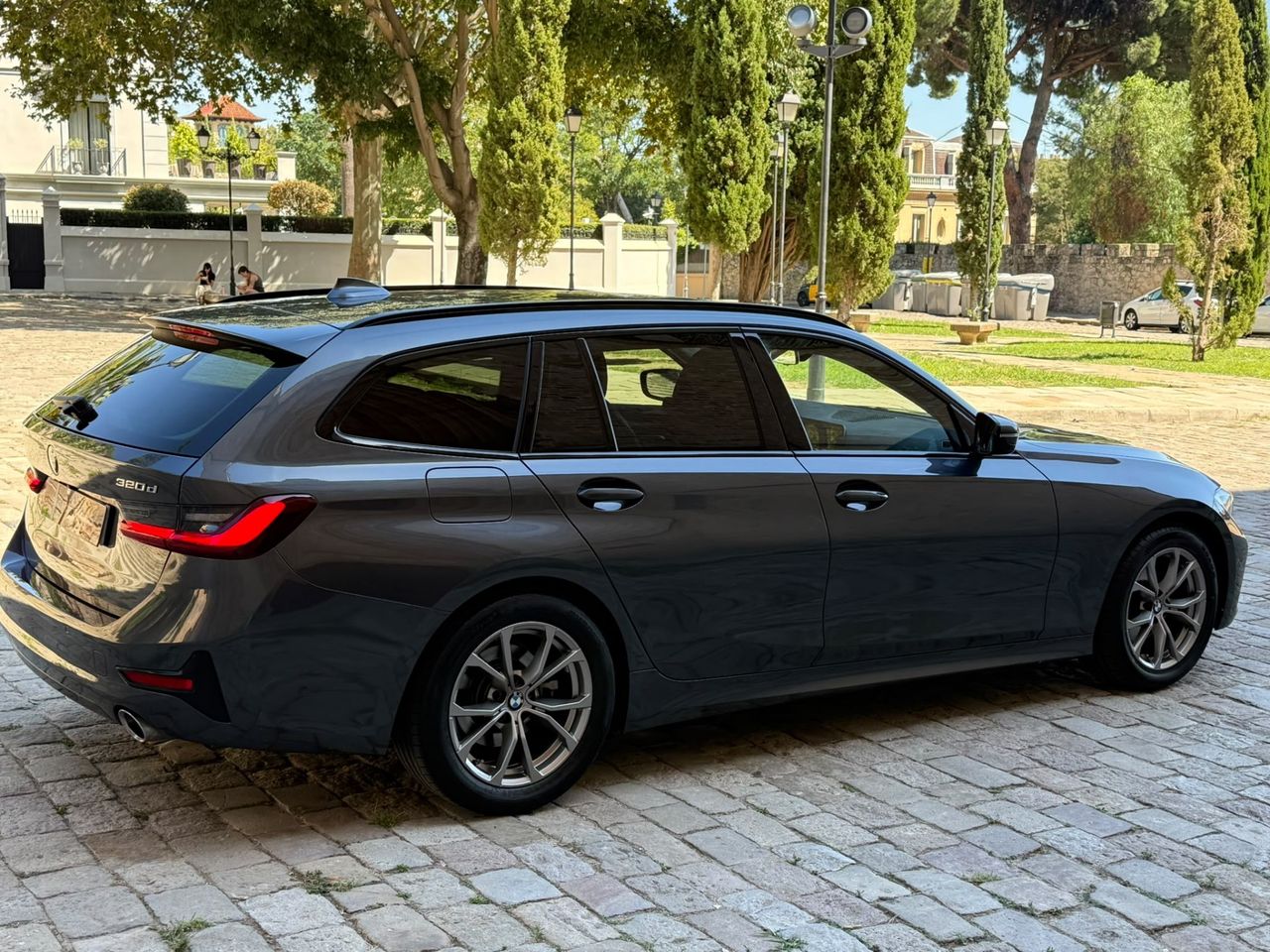 BMW Serie 3 320d Touring 2022 de segunda mano en Barcelona