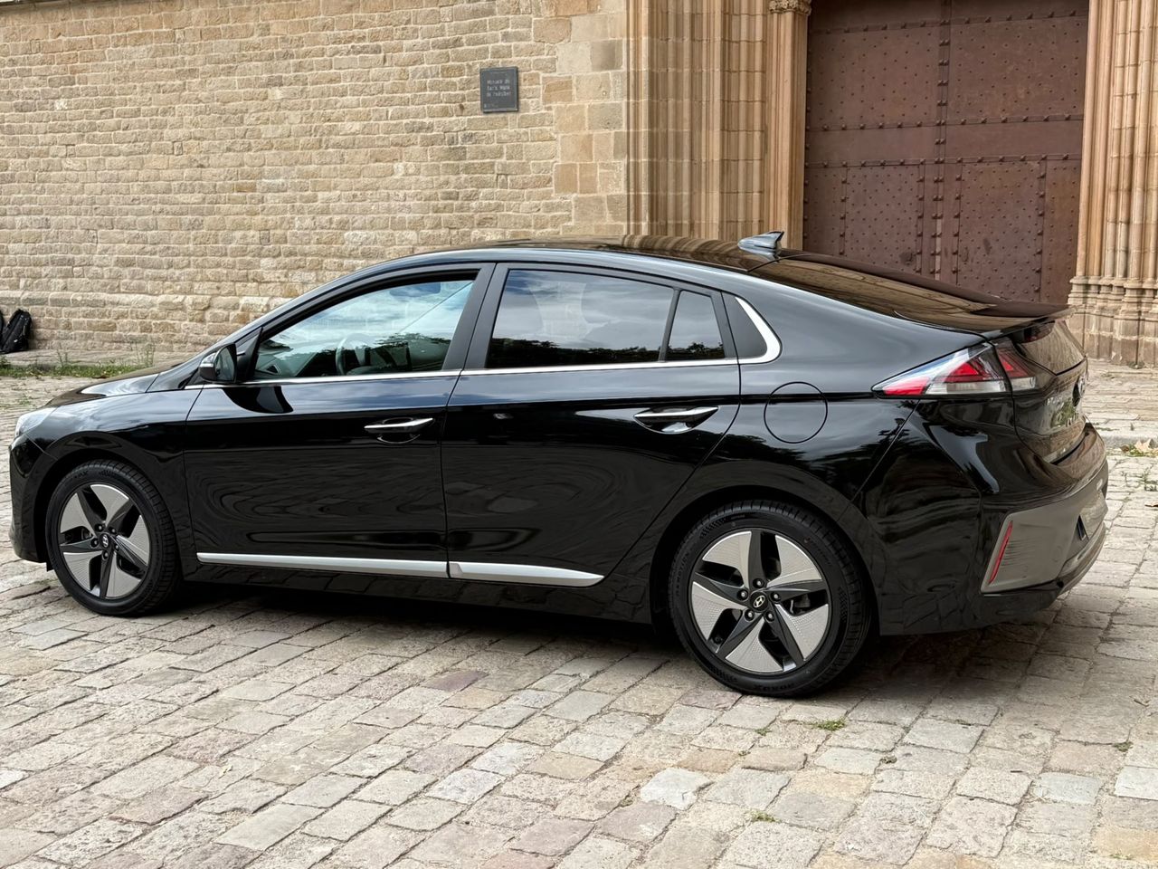 Hyundai IONIQ Híbrido 1.6 GDI 104 kW 2022 de segunda mano en Barcelona