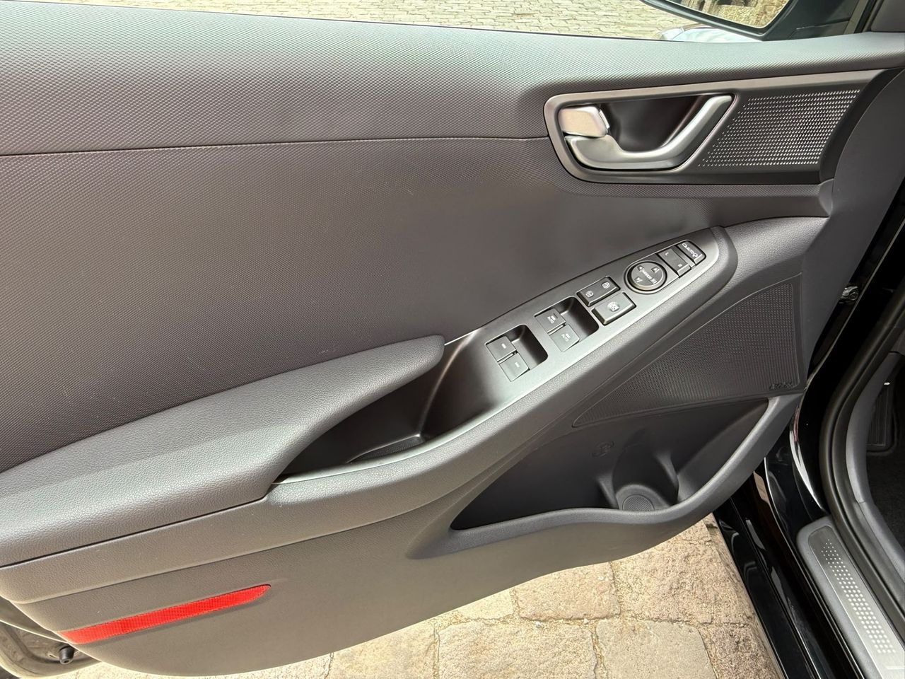 Hyundai IONIQ Híbrido 1.6 GDI 104 kW 2022 de segunda mano en Barcelona