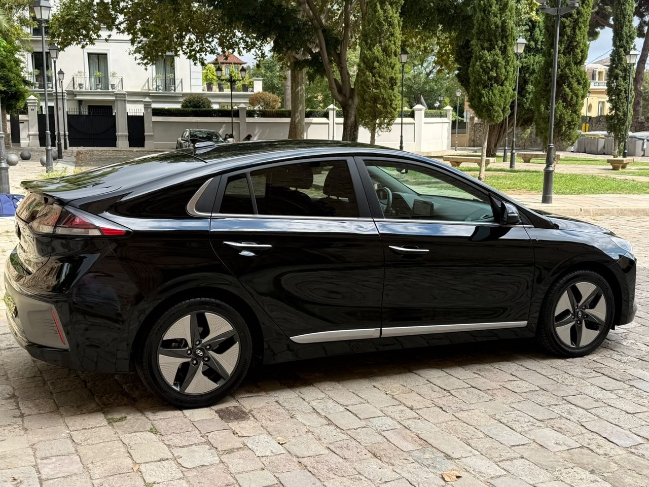 Hyundai IONIQ Híbrido 1.6 GDI 104 kW 2022 de segunda mano en Barcelona